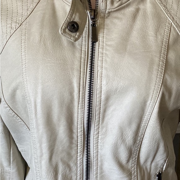 Women’s leather jacket size large - Picture 4 of 4
